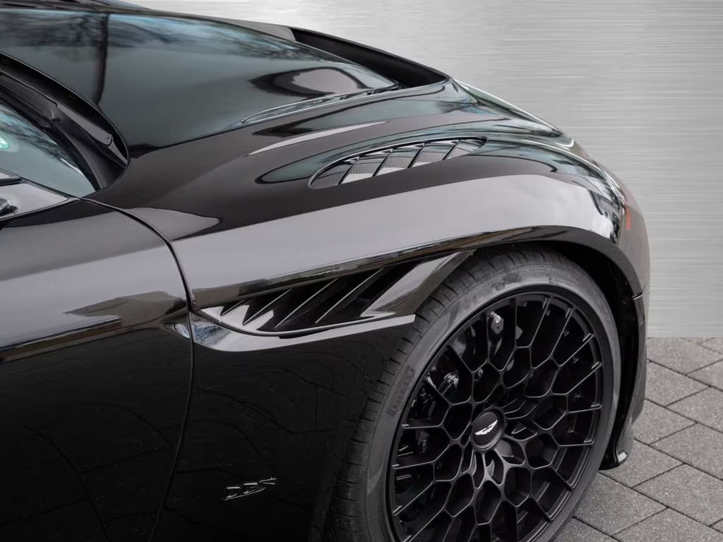 Aston Martin DBS