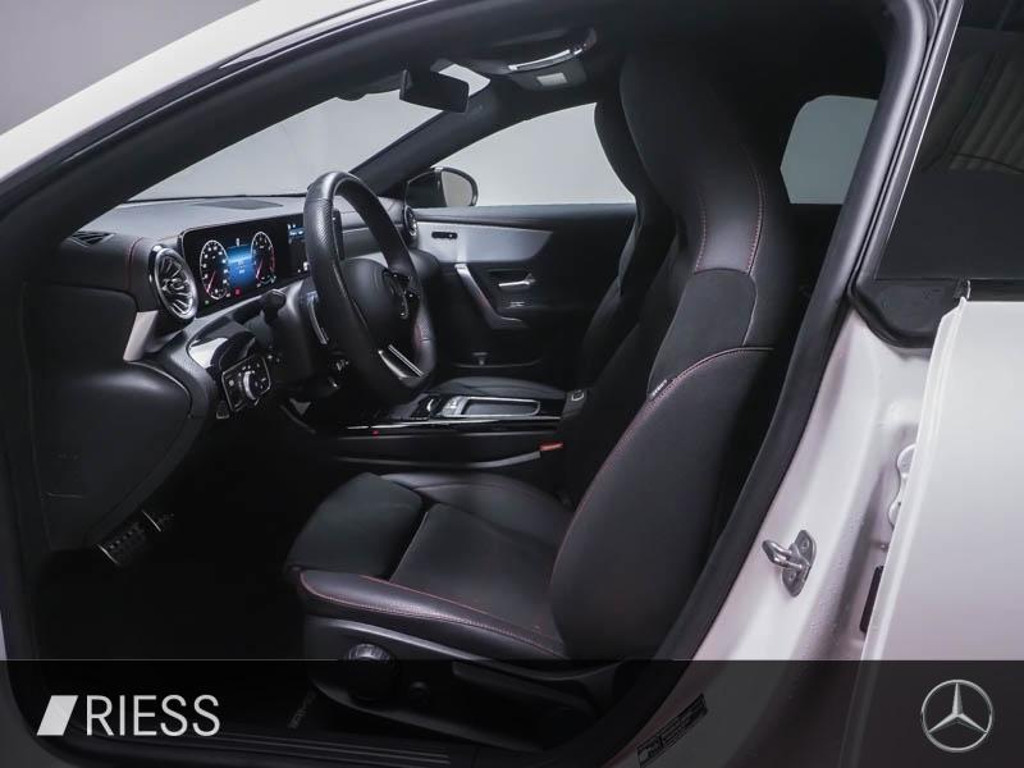 Mercedes-Benz CLA-Klasse CLA 200 AMG Line Sport Edition Coupé Sportpakket