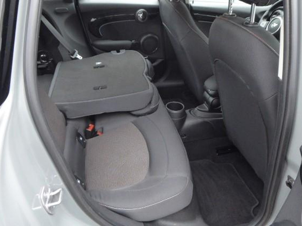 Mini Cooper 5-deurs Essential