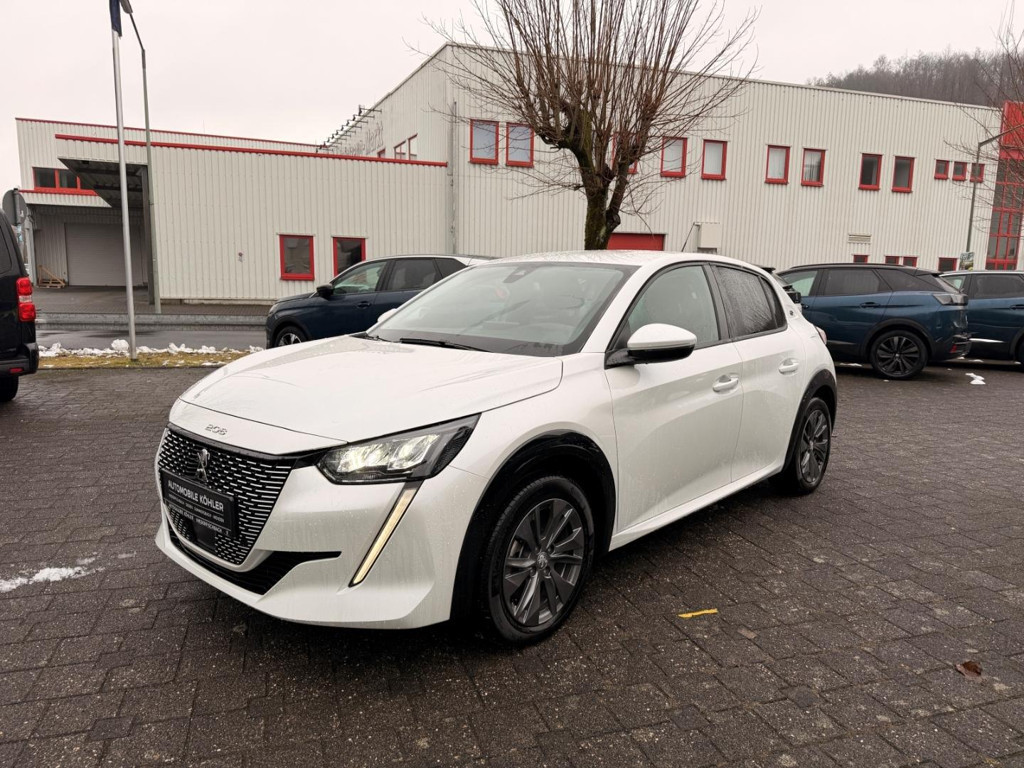 Peugeot e-208