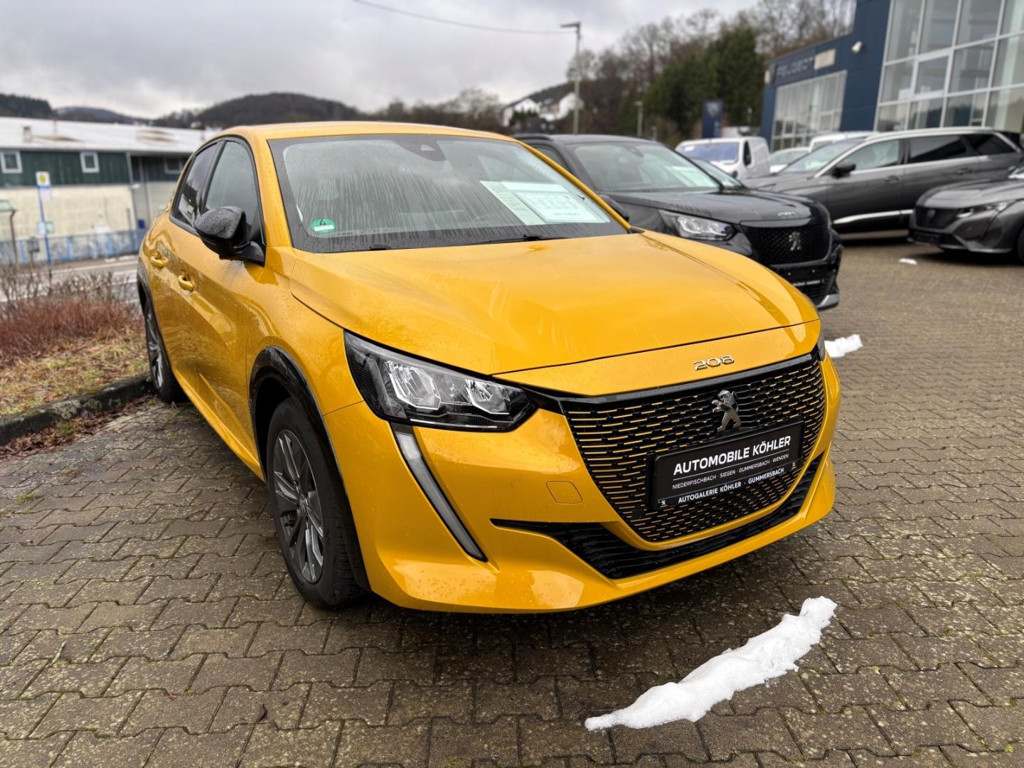 Peugeot e-208