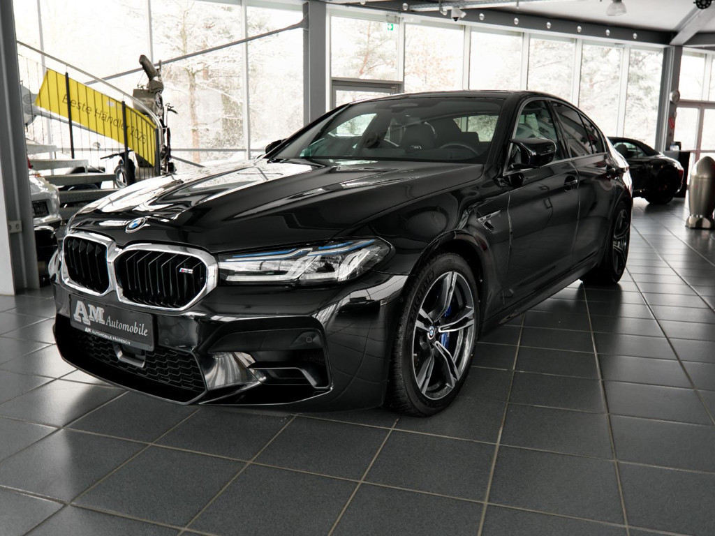 BMW M5 Sedan