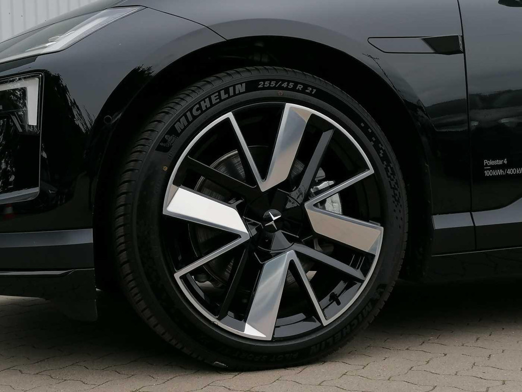Polestar 4