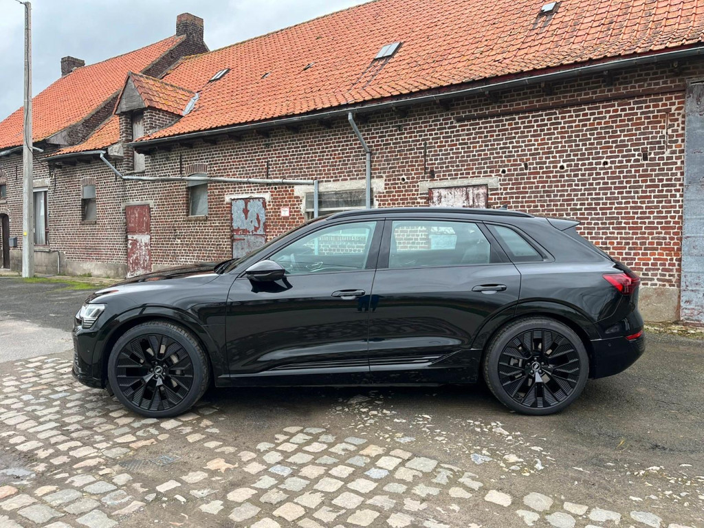 Audi Q8 e-tron Quattro 50