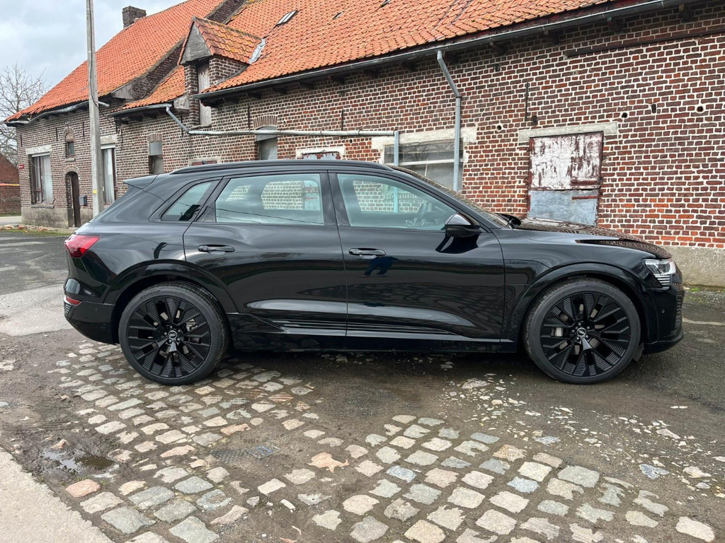 Audi Q8 e-tron