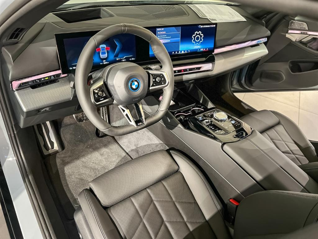 BMW i5