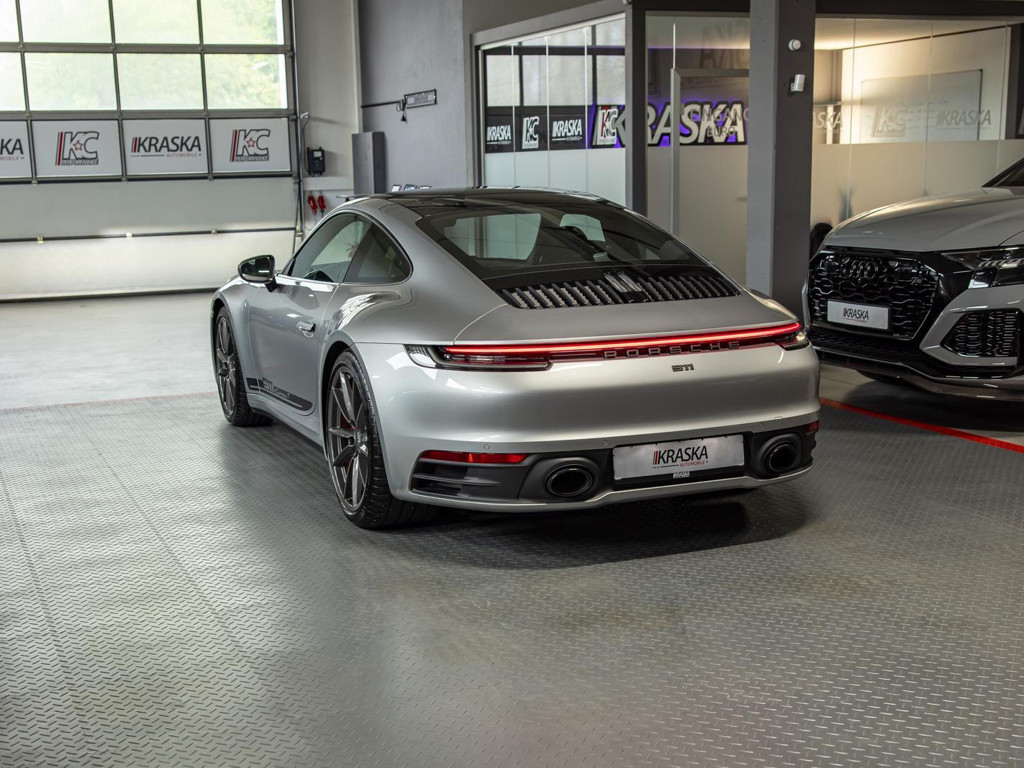 Porsche 992