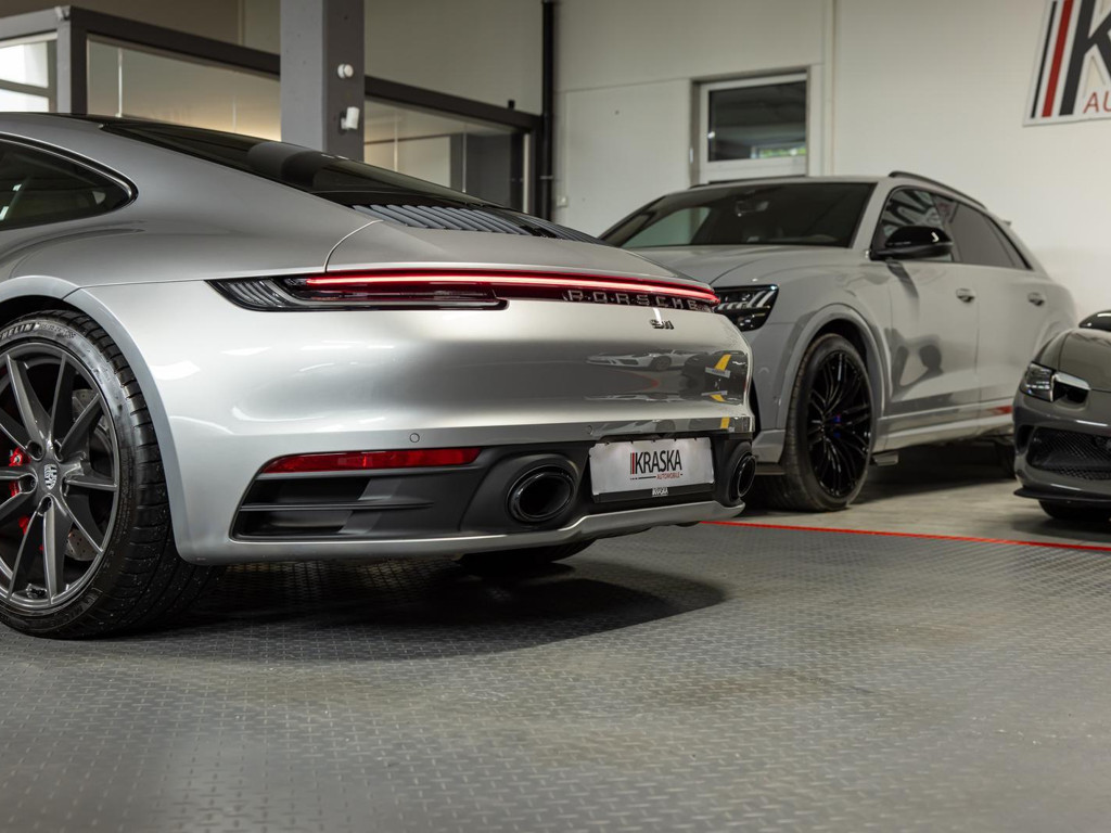 Porsche 992