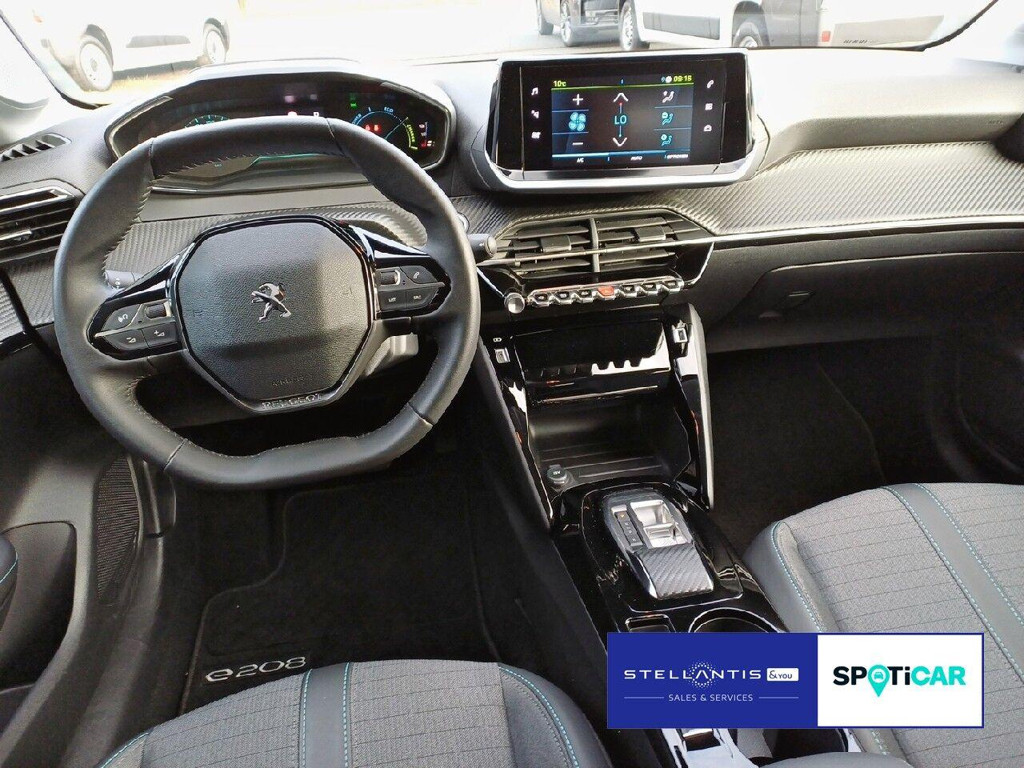 Peugeot e-208