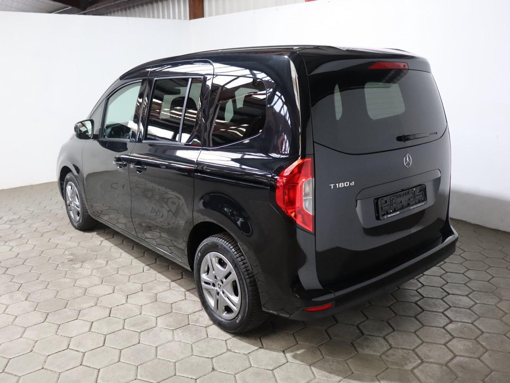 Mercedes-Benz T 180