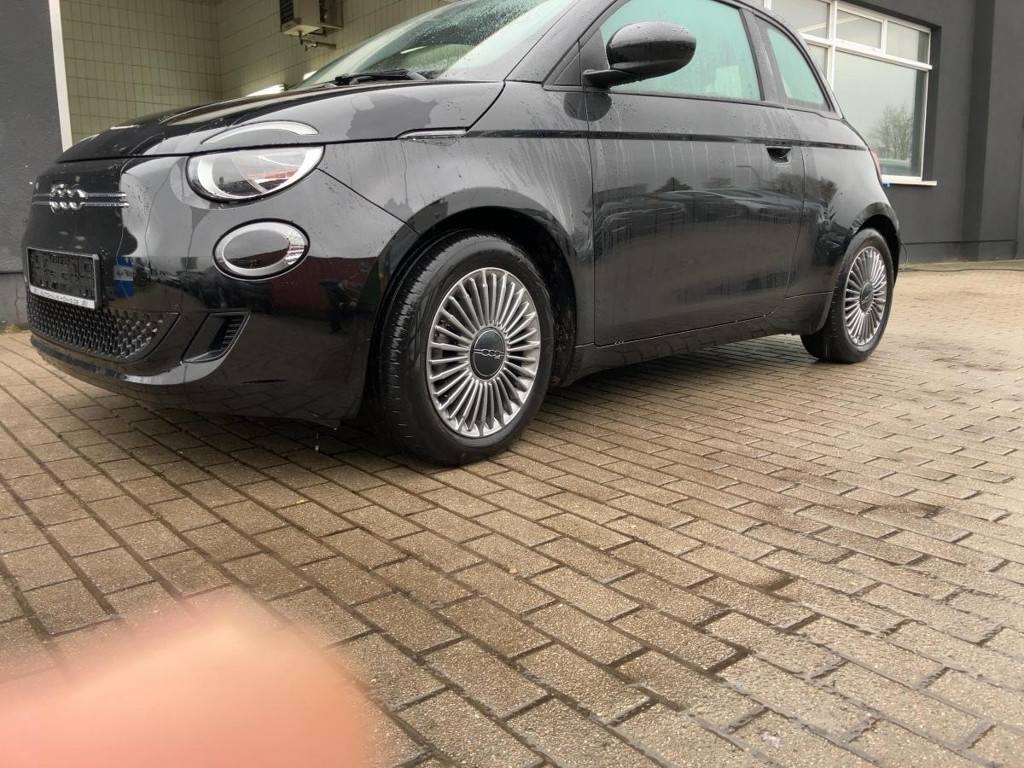 Fiat 500e MY23 118PS 42kWh KLIMA*CARPLAY*TEMPOMAT*DAB