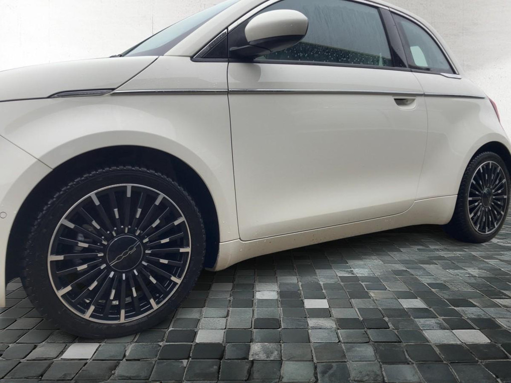 Fiat 500e La Prima by Bocelli