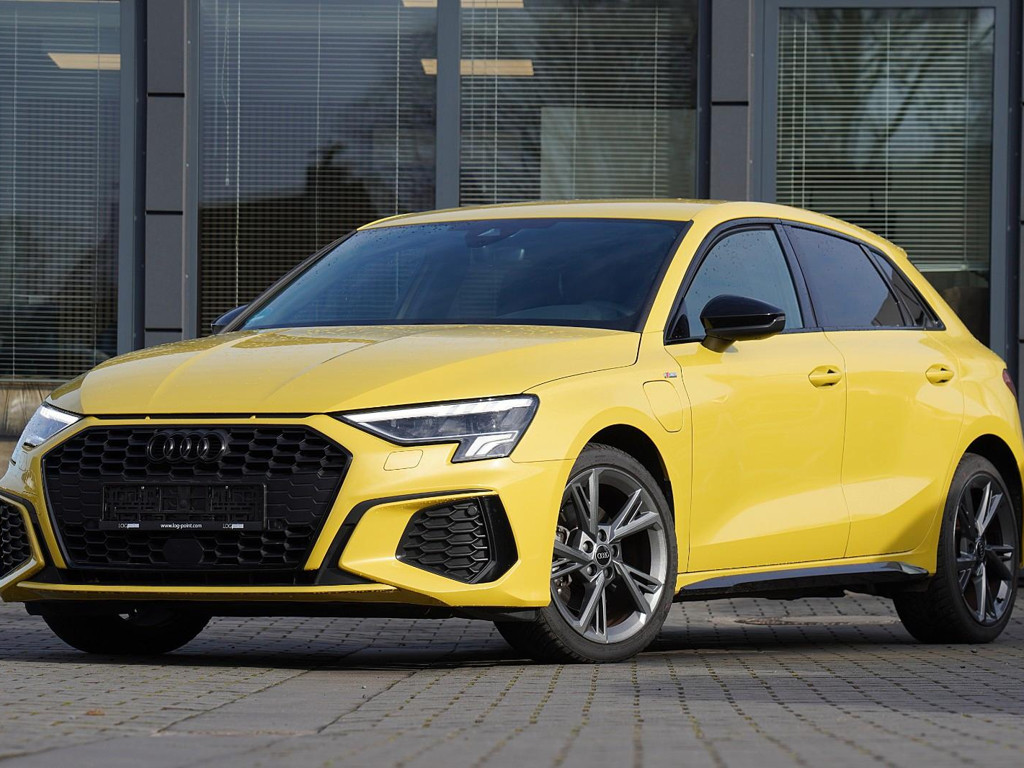 Audi A3 Sportback Sedan S-Line Hybride 40 TFSI