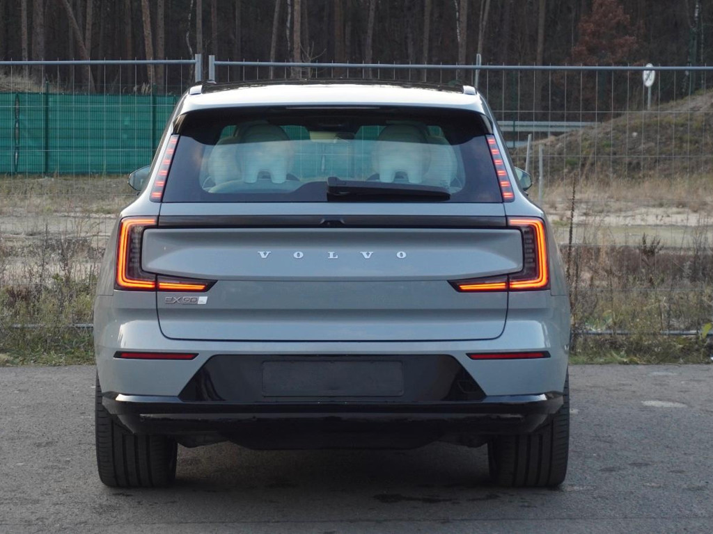 Volvo EX90
