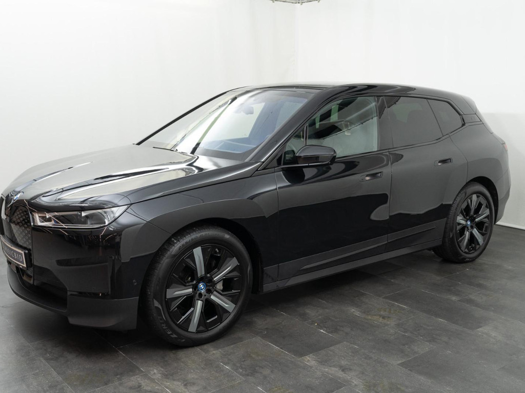 BMW iX xDrive