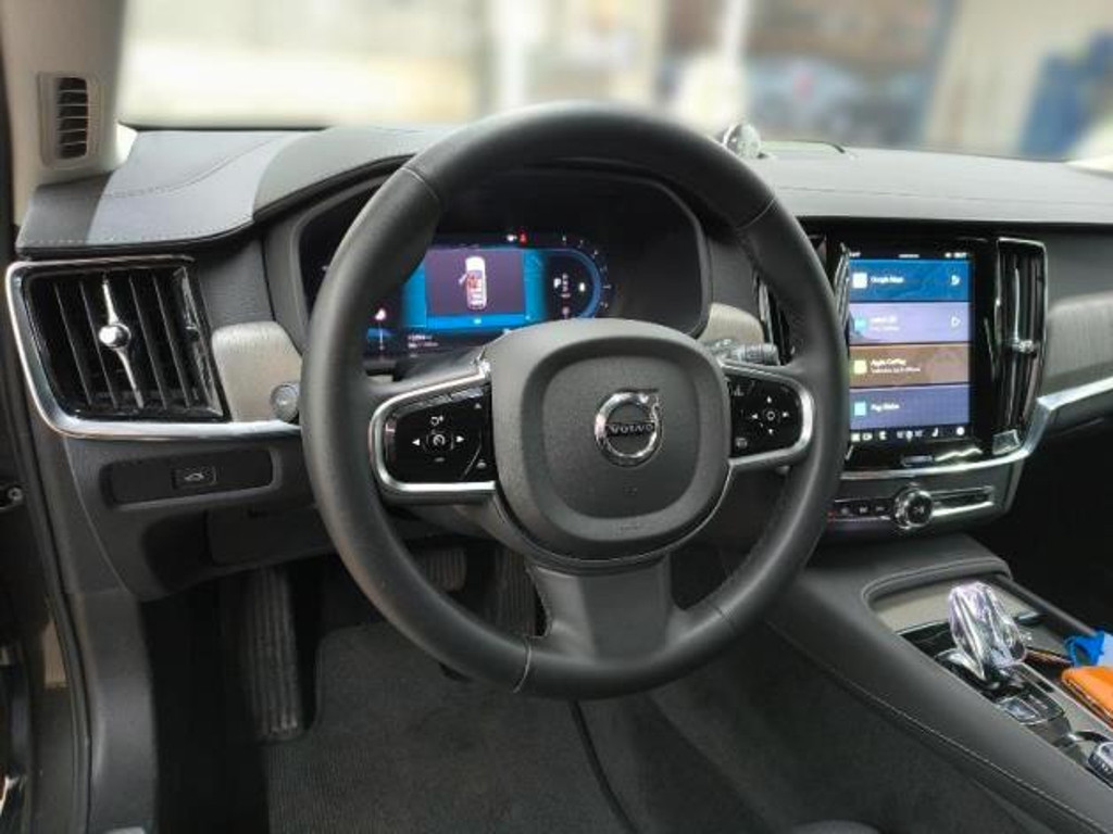 Volvo V90 Cross Country