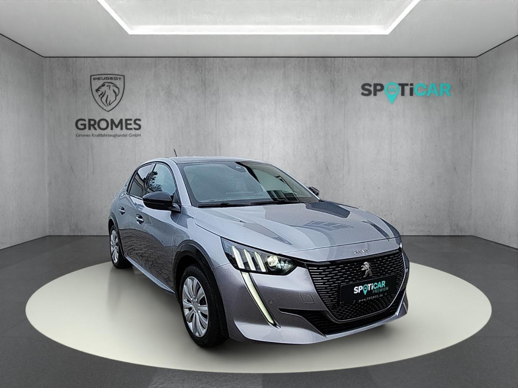 Peugeot e-208 e- Elektromotor GT136 Panorama Navi Digitale