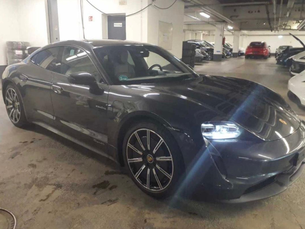 Porsche Taycan Performance Plus