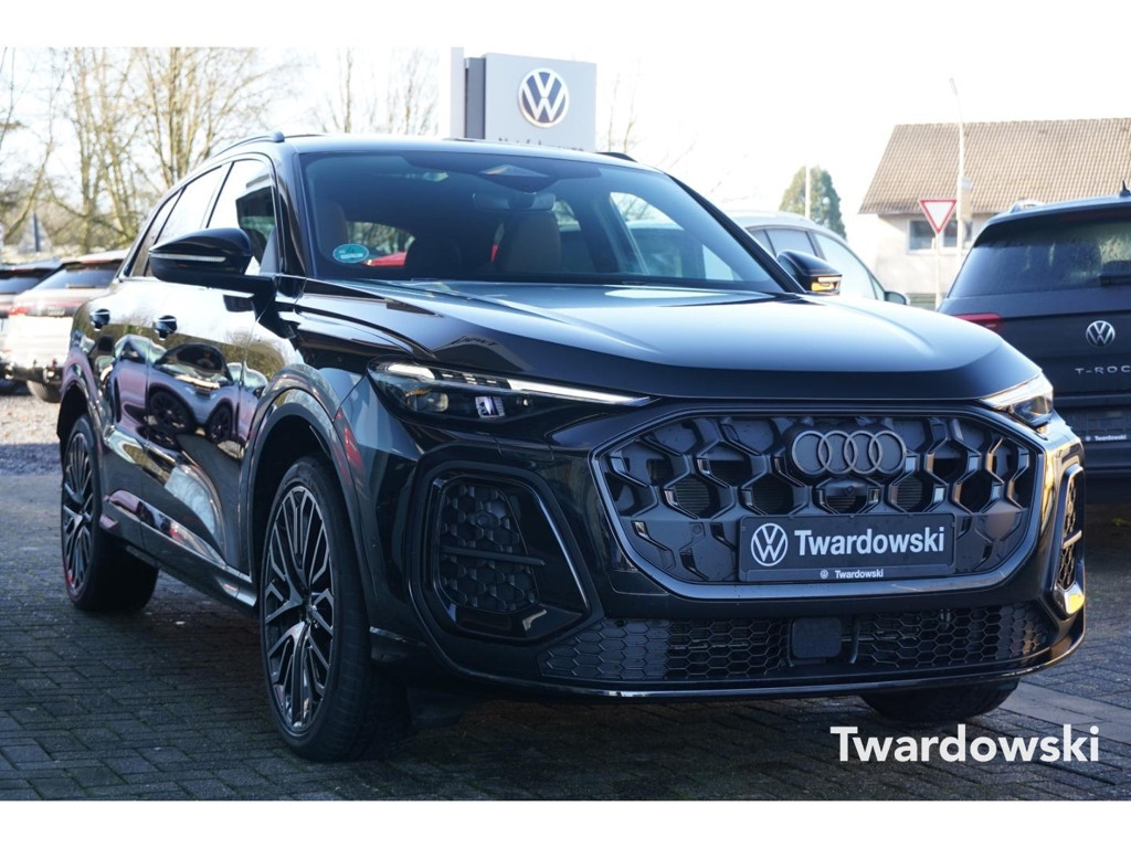 Audi Q5 NEUES MODELL Pano AHK HUD ACC Tech Plus 21''