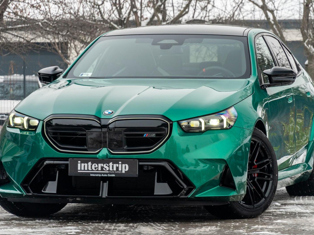 BMW M5 Sedan