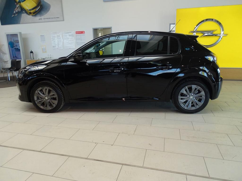 Peugeot e-208