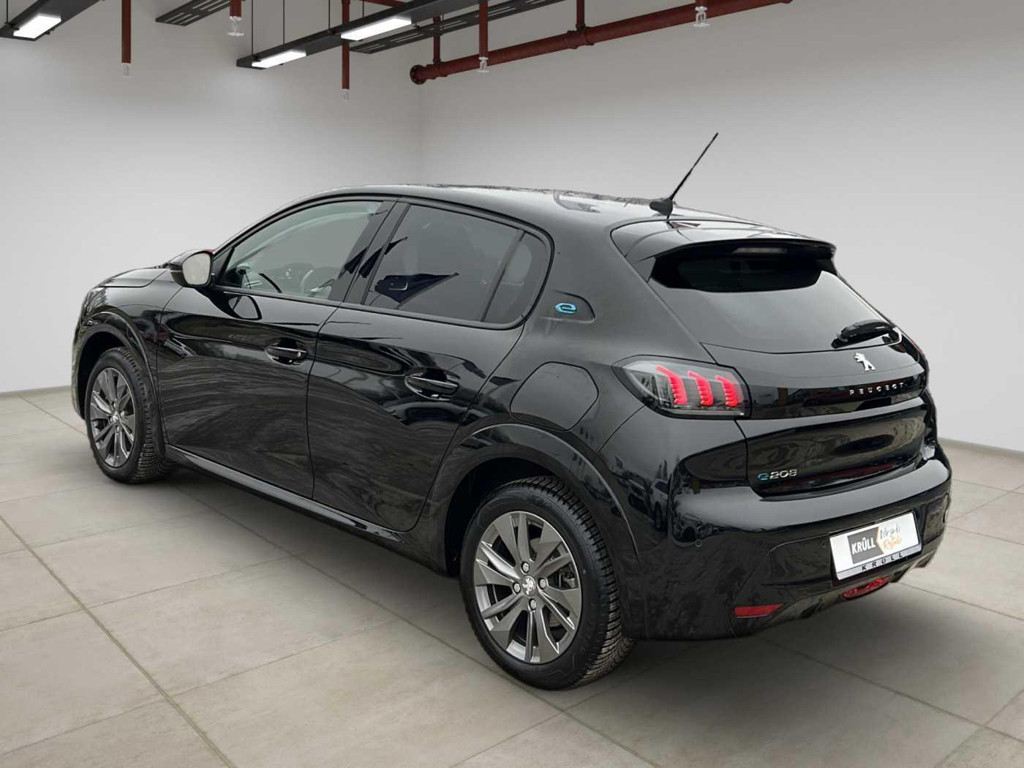 Peugeot e-208