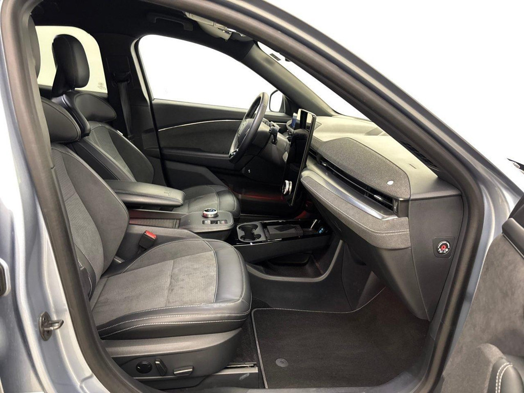 Ford Mustang Mach-E AWD GT