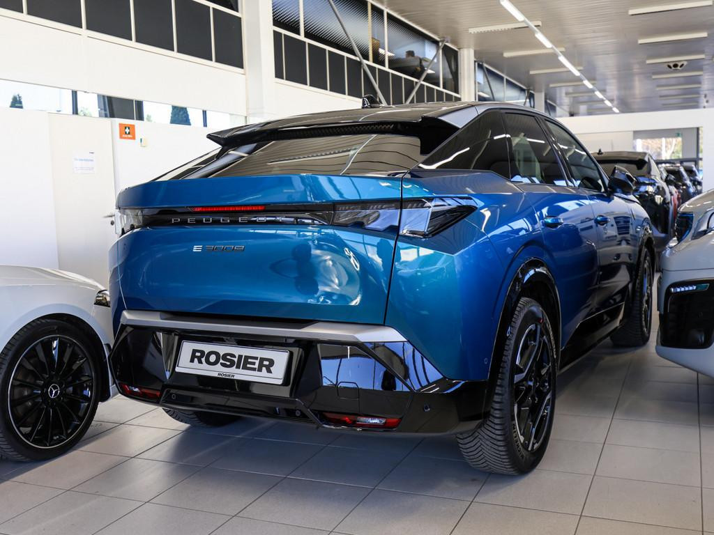 Peugeot E-3008