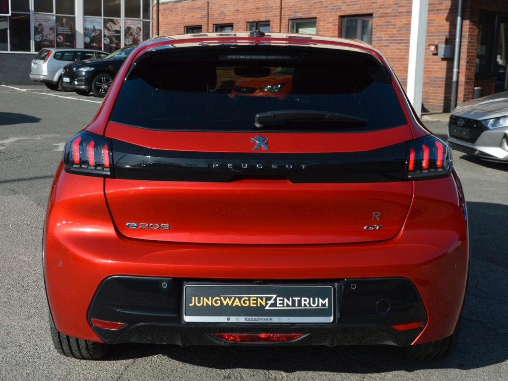 Peugeot e-208