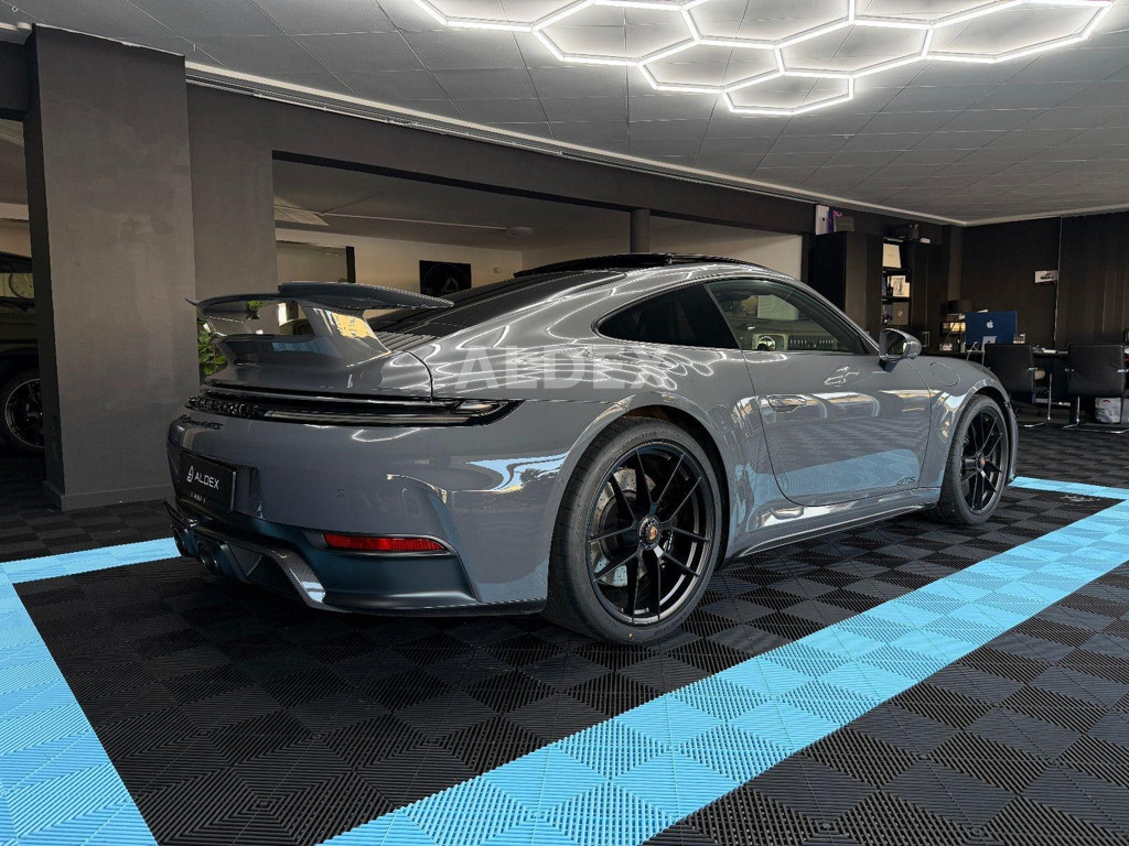Porsche 992