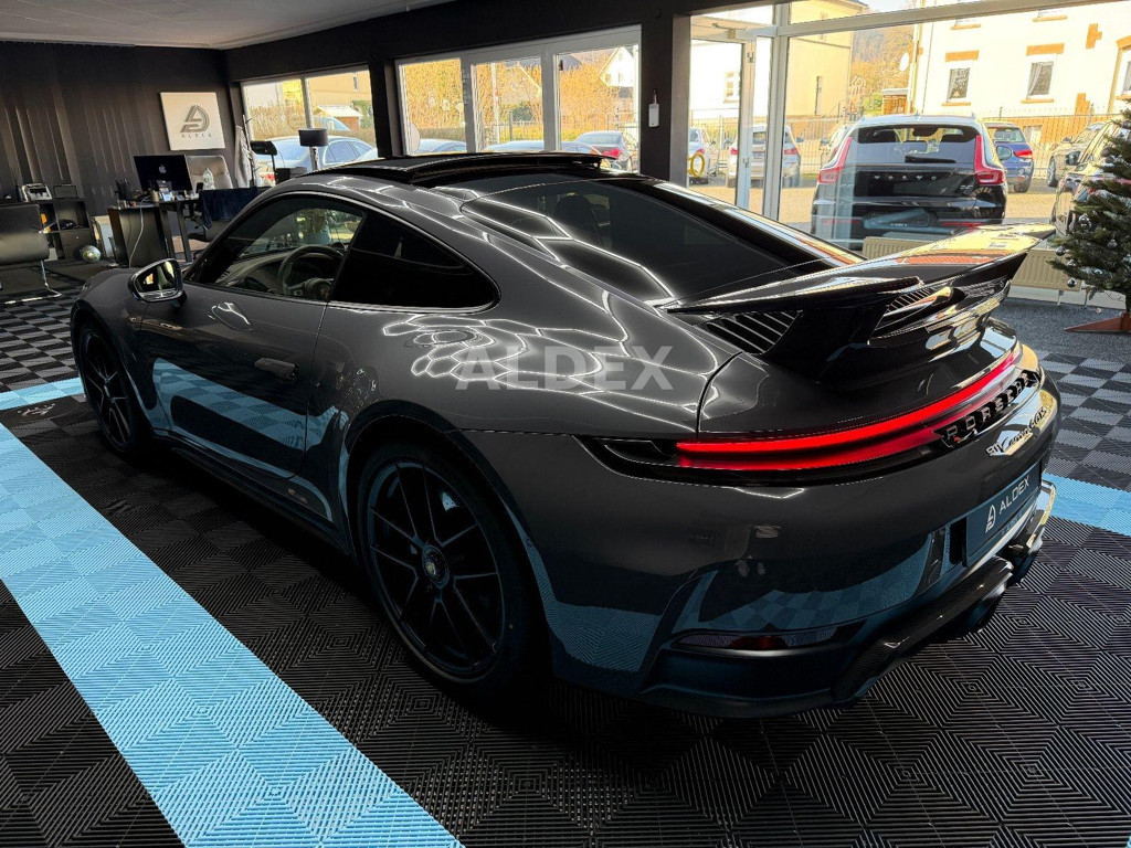 Porsche 992