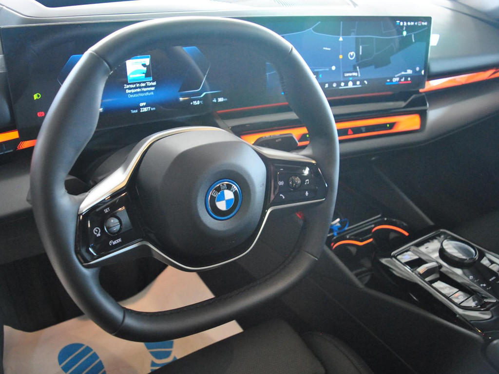 BMW i5