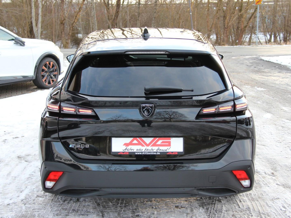 Peugeot e-308