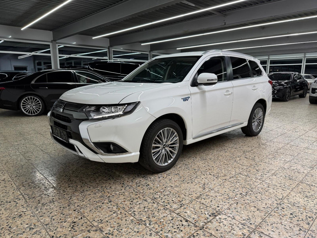 Mitsubishi Outlander PHEV 4WD