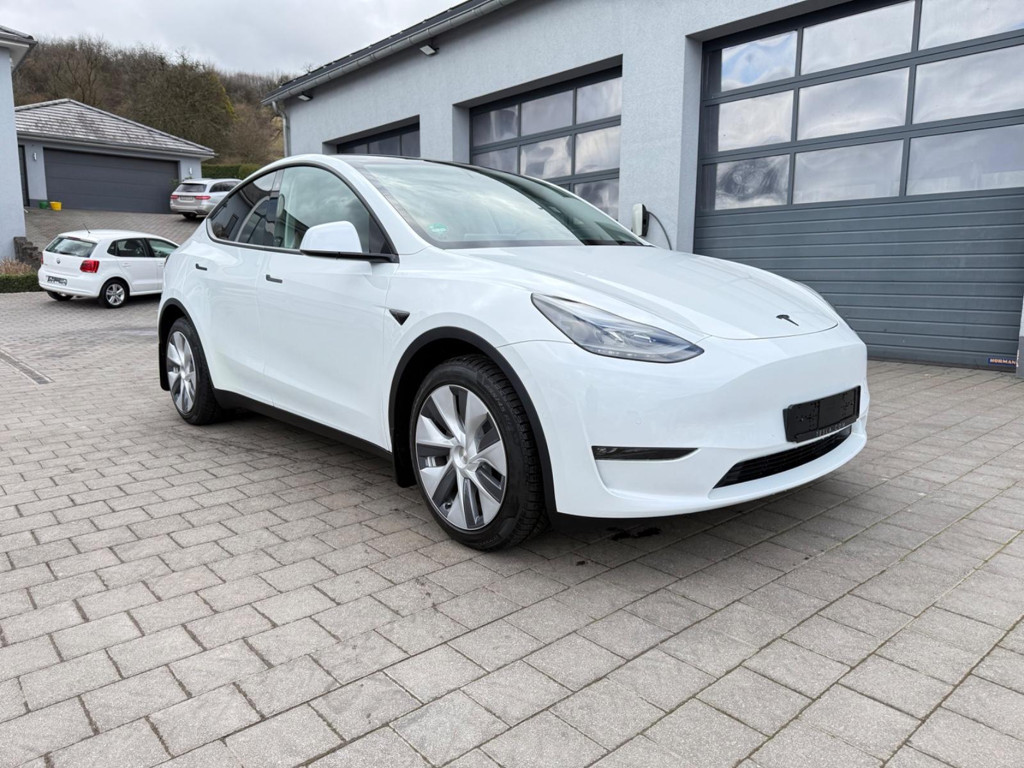 Tesla Model Y Long Range