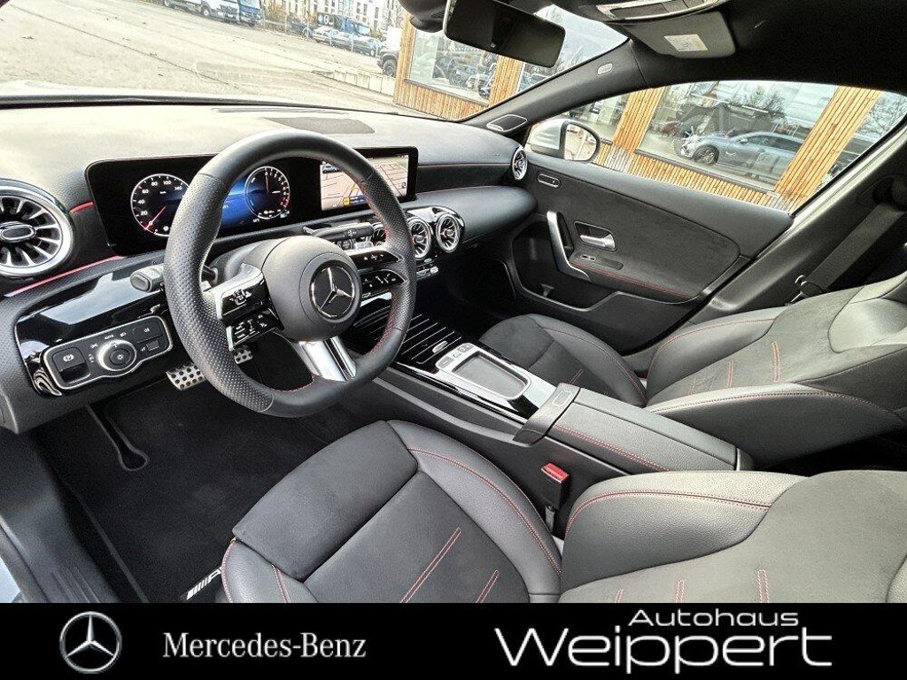 Mercedes-Benz A-Klasse A 250 AMG Line A 250 e