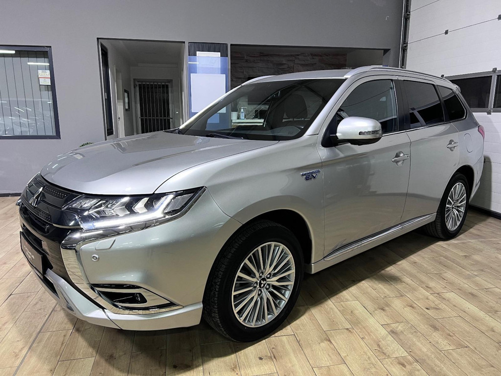 Mitsubishi Outlander PHEV 4WD