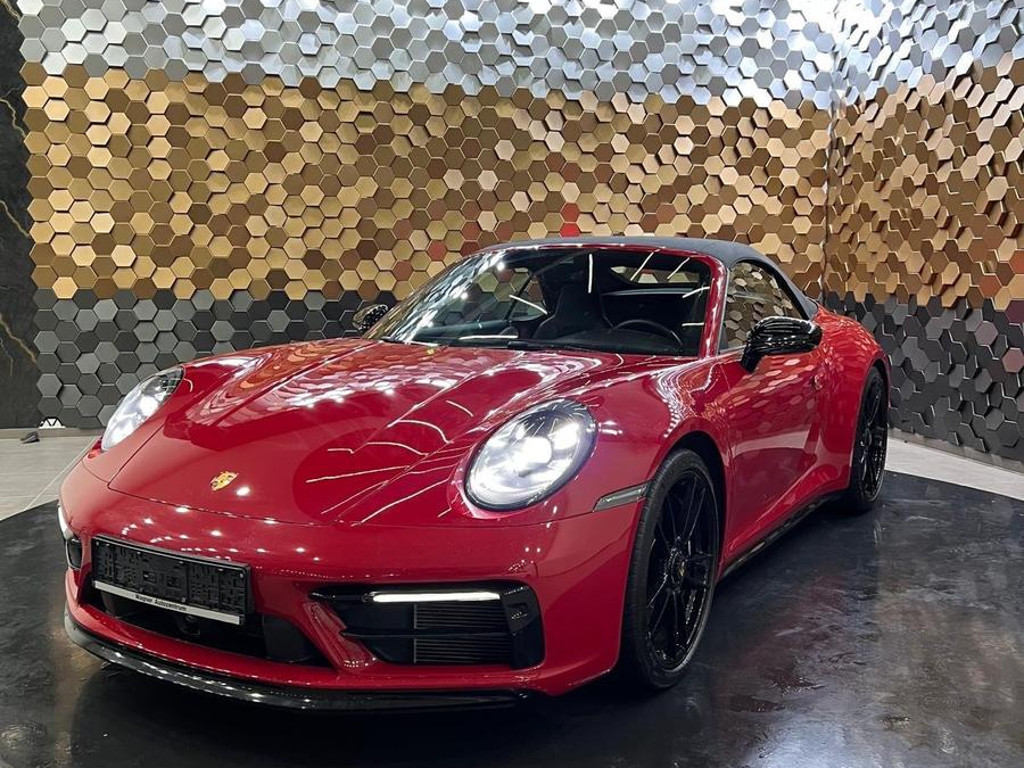Porsche 992 GTS Cabrio Carrera 4