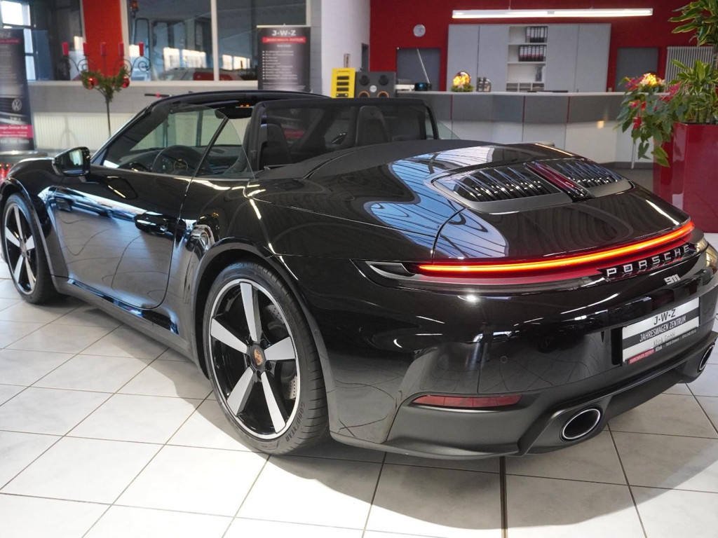 Porsche 992