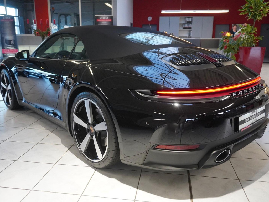 Porsche 992
