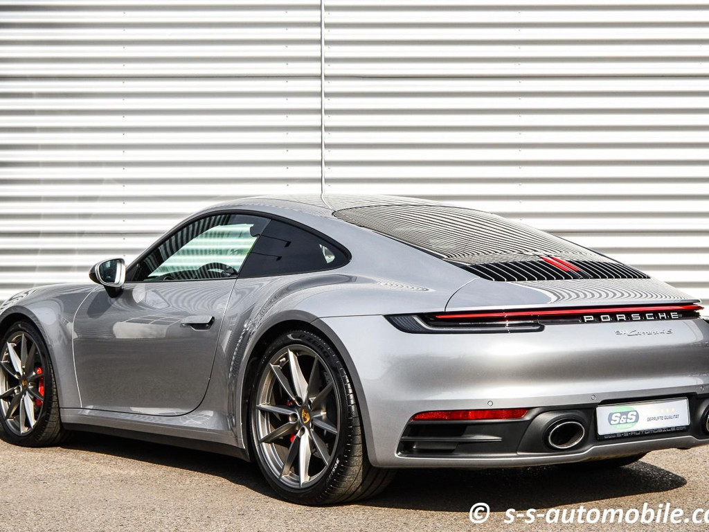 Porsche 992