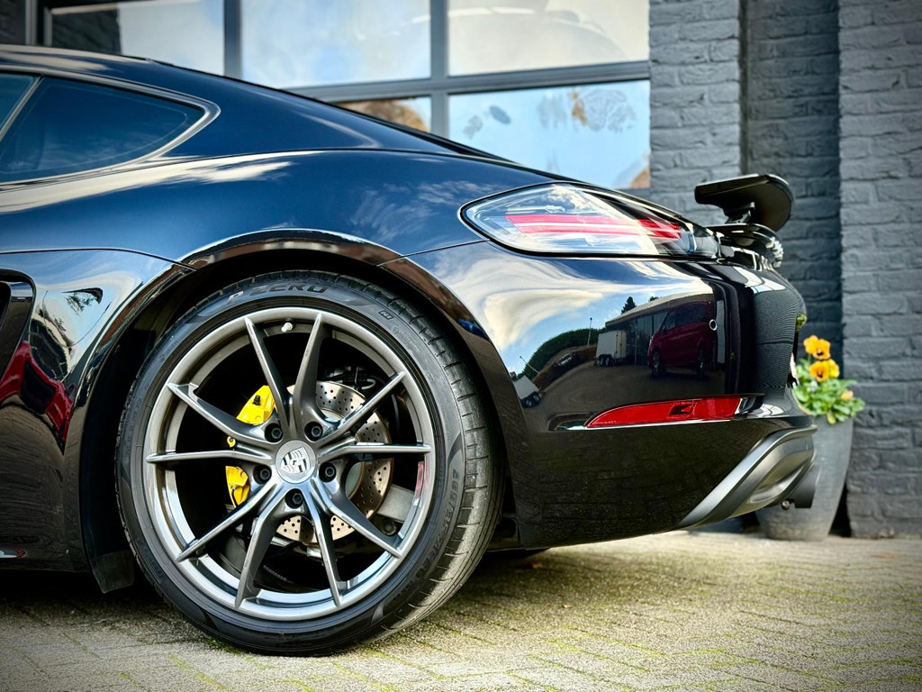 Porsche Cayman
