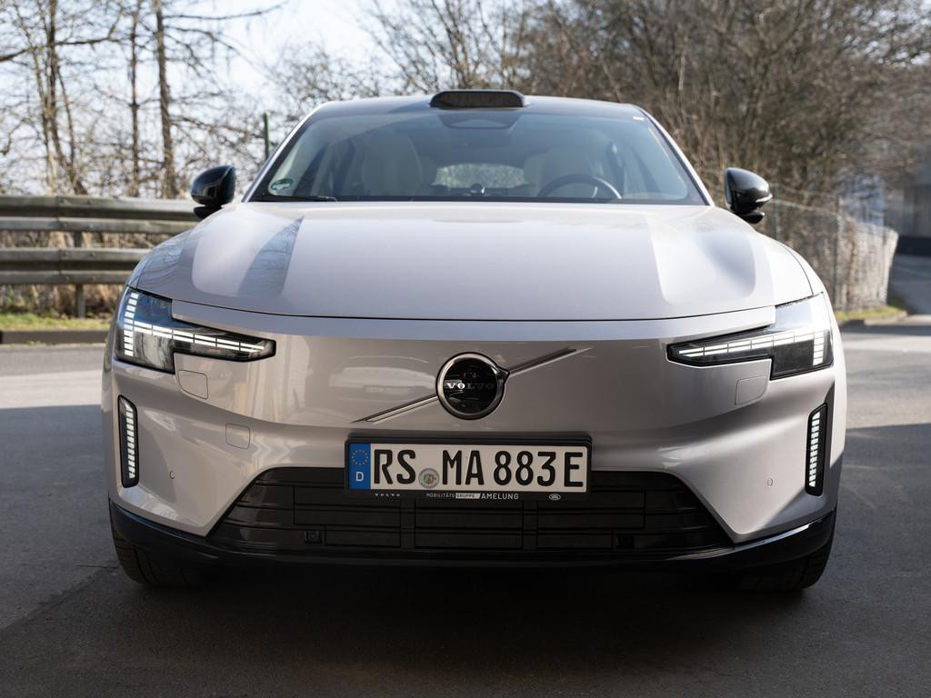 Volvo ES90