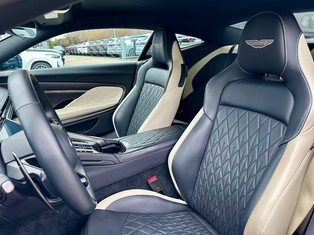 Aston Martin DB12