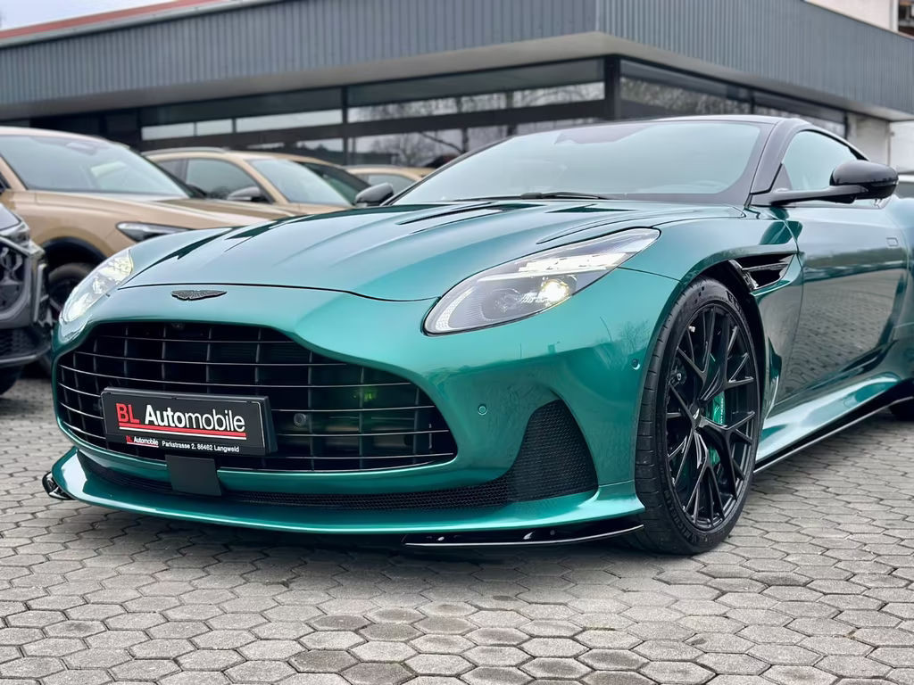 Aston Martin DB12