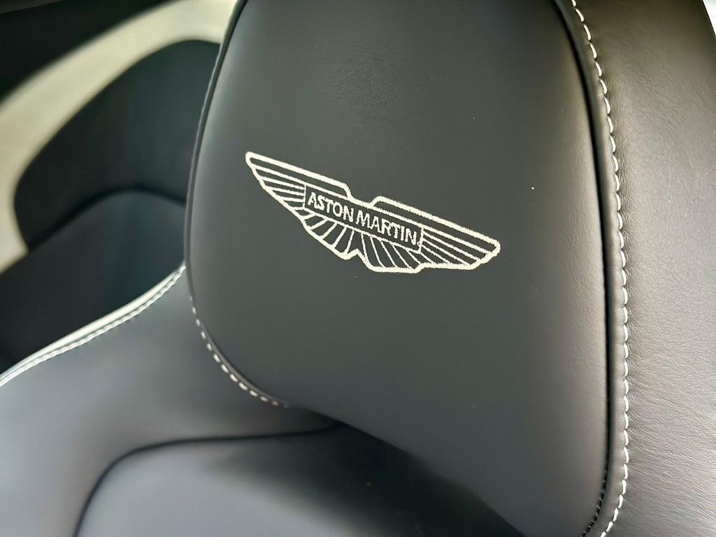Aston Martin DB12