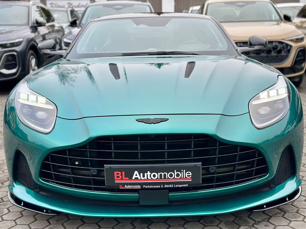 Aston Martin DB12