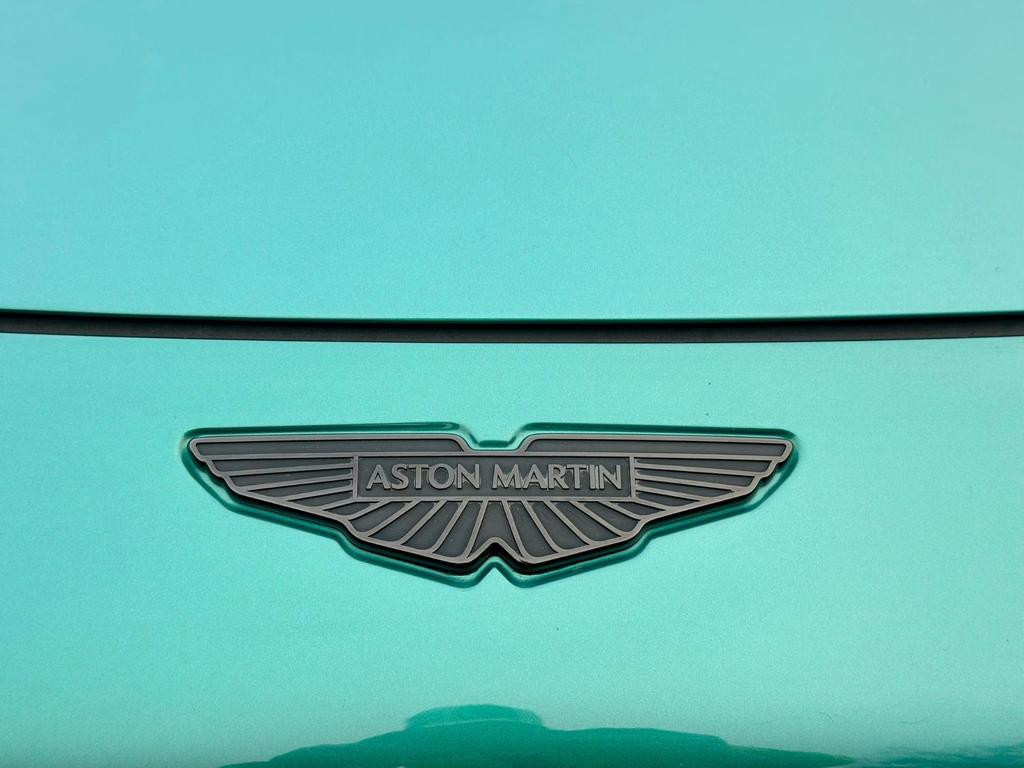 Aston Martin DB12