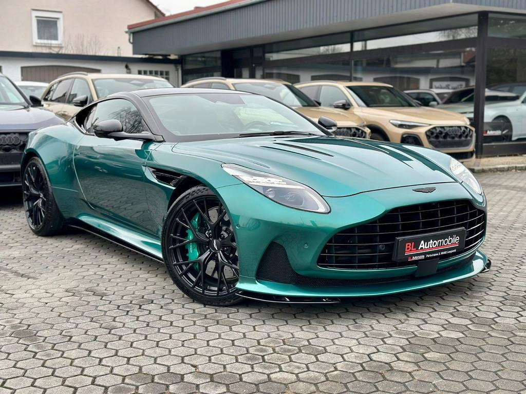 Aston Martin DB12