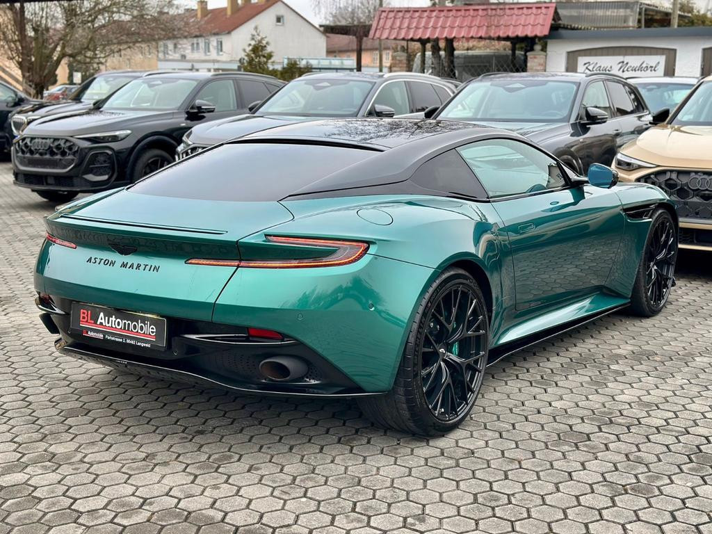 Aston Martin DB12